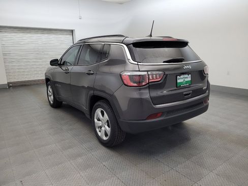 Used 2018 Jeep Compass Latitude w/ Popular Equipment Group FWD image 5