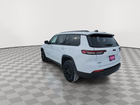 Used 2024 Jeep Grand Cherokee L Laredo image 6