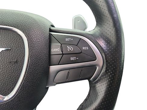 Used 2015 Jeep Grand Cherokee SRT image 37