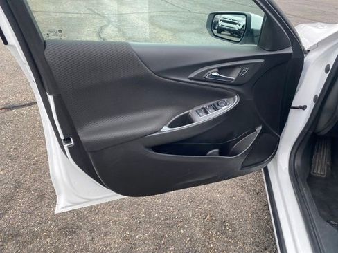 Used 2024 Chevrolet Malibu LT image 16