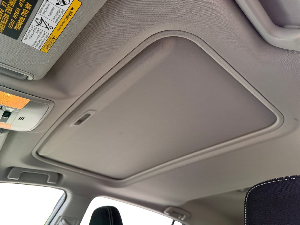 Used 2018 Toyota RAV4 XLE AWD/4WD image 11