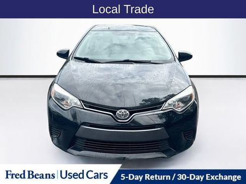 Used 2015 Toyota Corolla LE FWD image 2