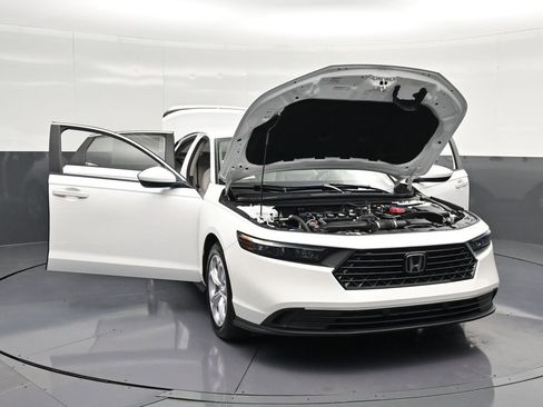 Used 2025 Honda Accord LX image 36