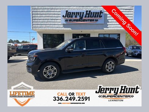 Used 2025 Ford Expedition Active image 1