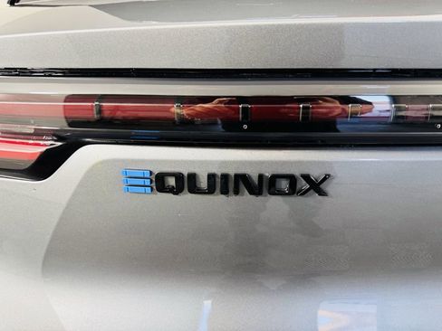 Used 2025 Chevrolet Equinox EV RS image 26