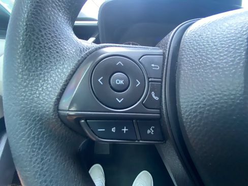 Used 2025 Toyota Corolla LE FWD image 18