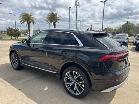 Used 2025 Audi Q8 Premium w/ Convenience Package image 4