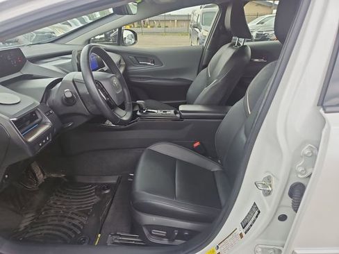 Used 2023 Toyota Prius XLE FWD image 10