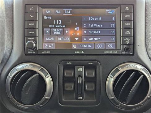 Used 2018 Jeep Wrangler Unlimited Sahara AWD/4WD image 12