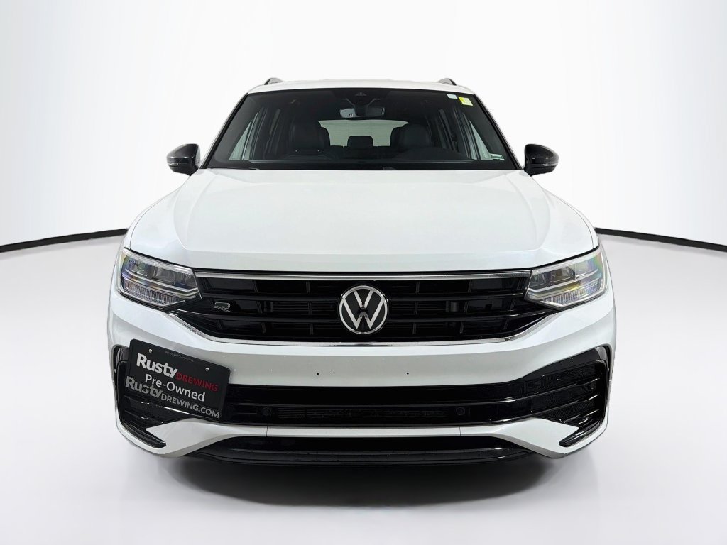Used 2023 Volkswagen Tiguan SE R-Line FWD image 2