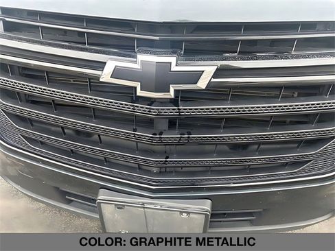 Used 2018 Chevrolet Traverse LT w/ LPO, Black Accent Package image 9