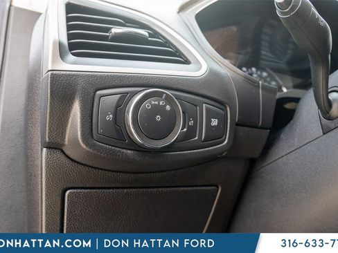 Used 2022 Ford Edge SEL image 17