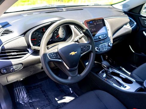 Used 2023 Chevrolet Malibu LT FWD image 9