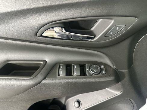 Used 2024 Chevrolet Equinox LT FWD image 25