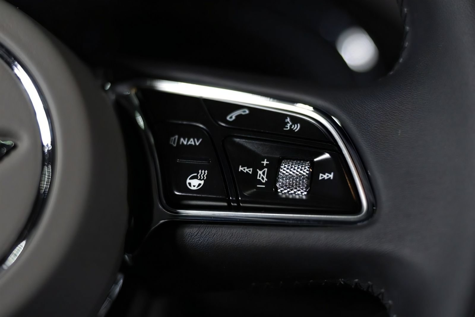 Used 2022 Bentley Bentayga AWD/4WD image 30