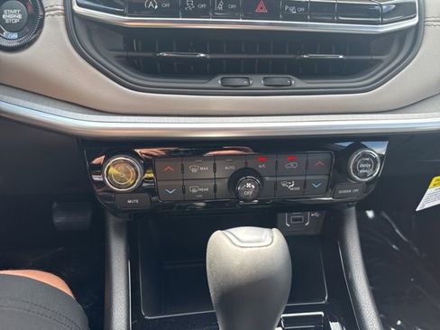 New 2025 Jeep Compass Limited w/ Sun & Sound Group image 21