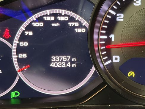 Used 2019 Porsche Cayenne S image 25