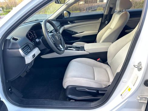 Used 2018 Honda Accord LX image 17