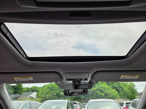 Used 2018 Honda Odyssey Elite image 34