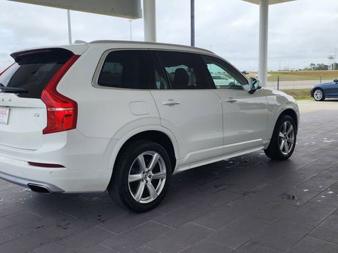 Used 2021 Volvo XC90 T5 Momentum image 6