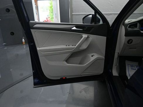 Used 2022 Volkswagen Tiguan SE image 12