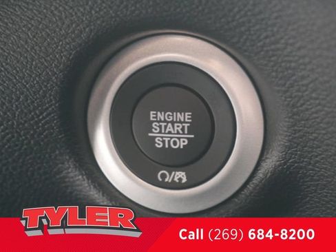 New 2027 Chrysler Pacifica Select FWD image 29