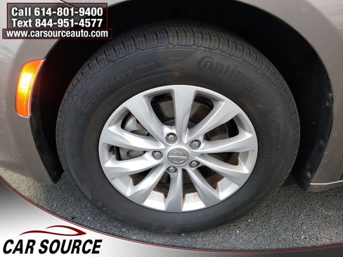 Used 2018 Chrysler Pacifica Touring Plus image 26