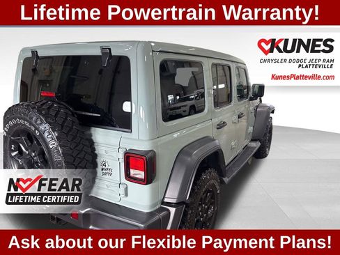 Used 2023 Jeep Wrangler Unlimited w/ Sun & Screen Package image 11