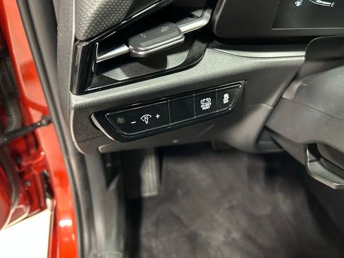 Used 2023 Kia Niro LX FWD image 15