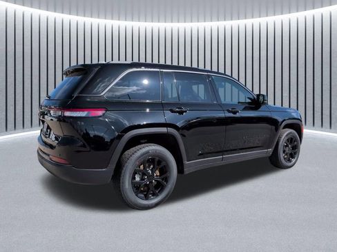 New 2026 Jeep Grand Cherokee Laredo image 6
