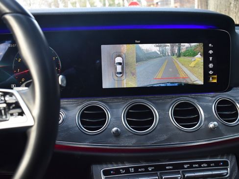 Used 2021 Mercedes-Benz E 350 4MATIC Sedan image 35