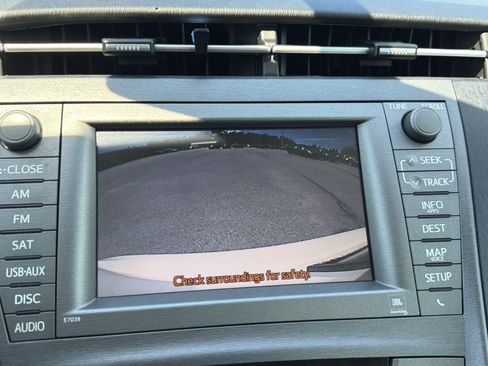 Used 2013 Toyota Prius Four w/ Deluxe Solar Roof Pkg FWD image 13