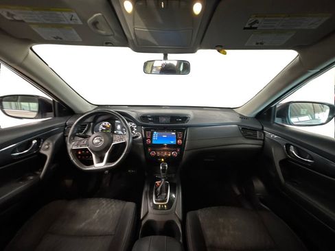 Used 2017 Nissan Rogue SV w/ SV Premium Package image 18