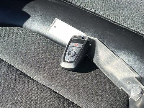 Used 2025 Ford Escape ST-Line FWD image 38