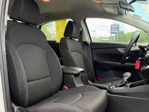 Used 2019 Kia Forte LXS FWD image 13