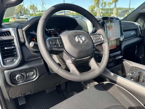 New 2026 RAM 2500 Laramie AWD/4WD image 16