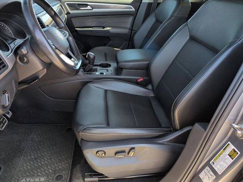 Used 2021 Volkswagen Atlas SE w/ Panoramic Sunroof Package FWD image 16