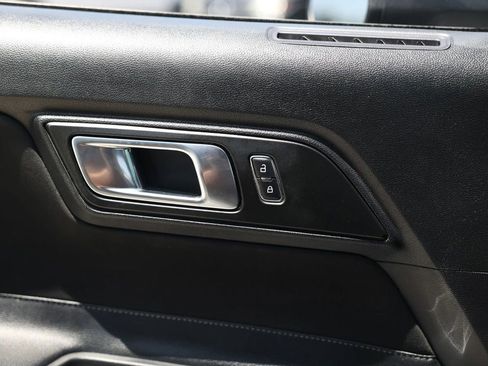 Used 2019 Ford Mustang GT image 39