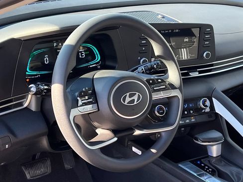 New 2026 Hyundai Elantra Hybrid FWD image 9
