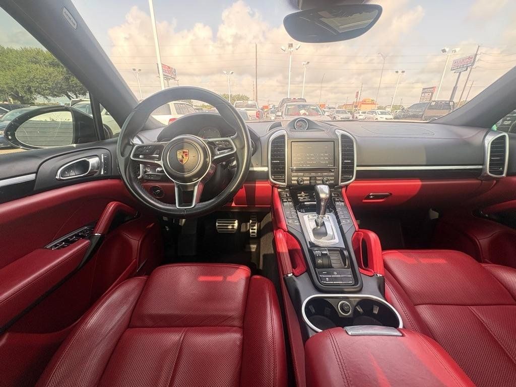 Used 2016 Porsche Cayenne S AWD/4WD image 18
