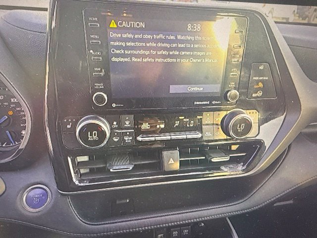 Used 2021 Toyota Highlander XLE FWD image 11