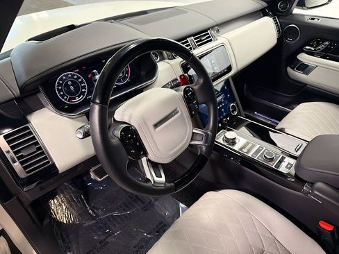 Used 2021 Land Rover Range Rover SV Autobiography Dynamic image 4