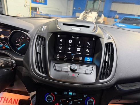 Used 2017 Ford Escape SE w/ Equipment Group 201A image 23