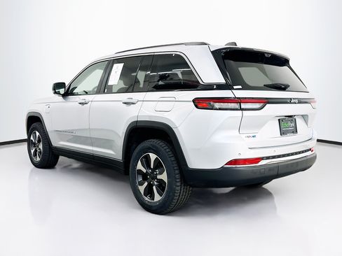 Used 2022 Jeep Grand Cherokee Limited 4xe w/ Luxury Tech Group II AWD/4WD image 5