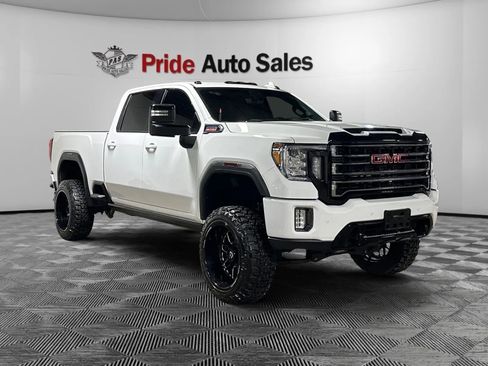 Used 2023 GMC Sierra 2500 AT4 w/ AT4 Preferred Package image 3