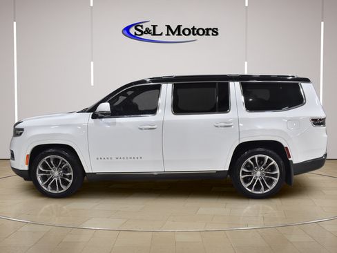 Used 2022 Jeep Grand Wagoneer Series II AWD/4WD image 4