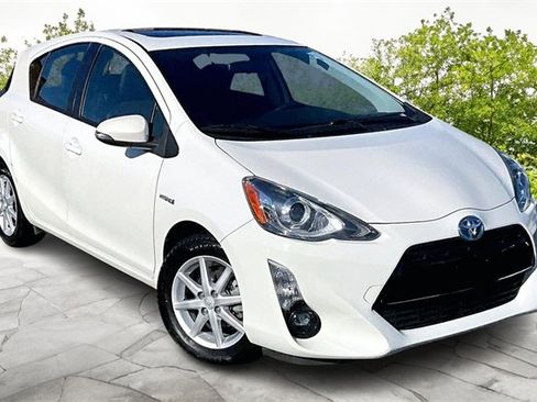 Used 2015 Toyota Prius C Four image 10