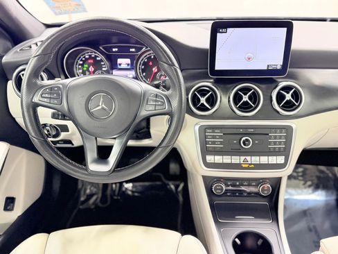 Used 2018 Mercedes-Benz GLA 250 4MATIC image 23