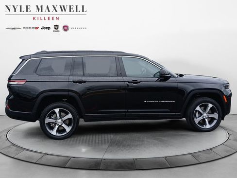 New 2026 Jeep Grand Cherokee L Limited RWD image 17