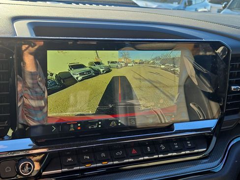 Used 2025 Chevrolet Silverado 1500 ZR2 w/ Technology Package image 18